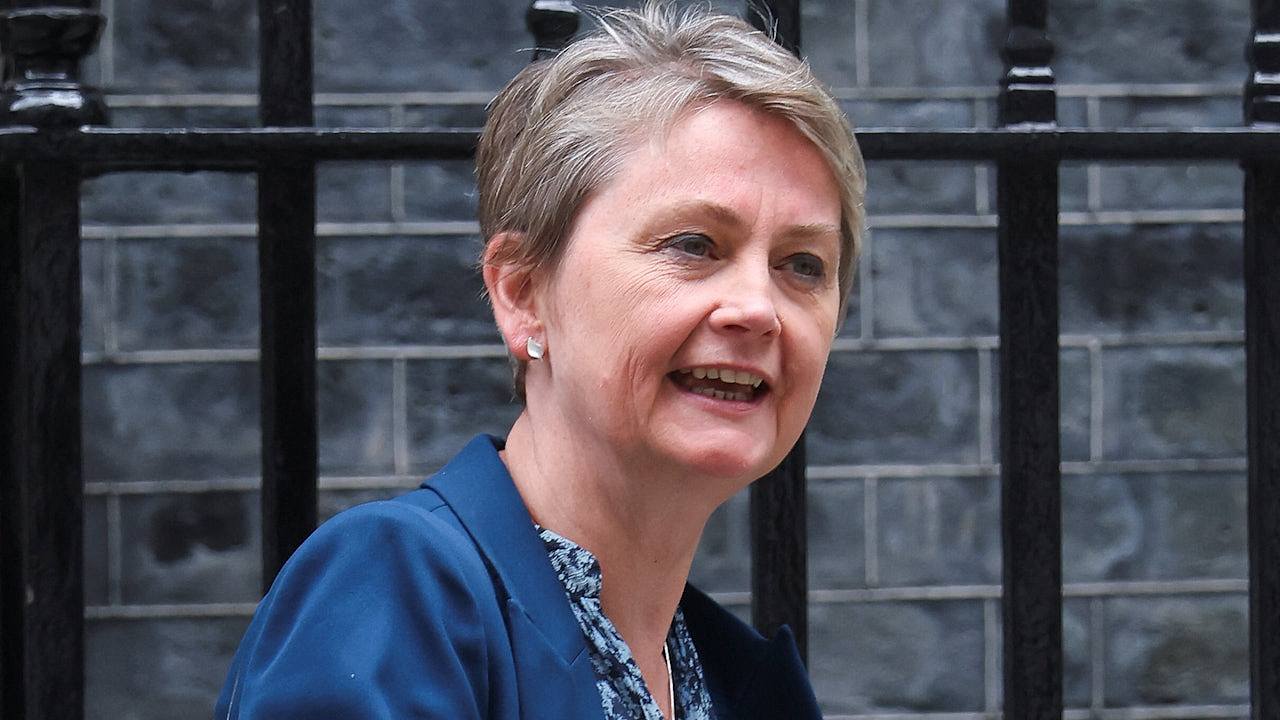 香港楼群大火!英国外相:感震惊痛心,向香港市民致深切慰问(组图) - 1