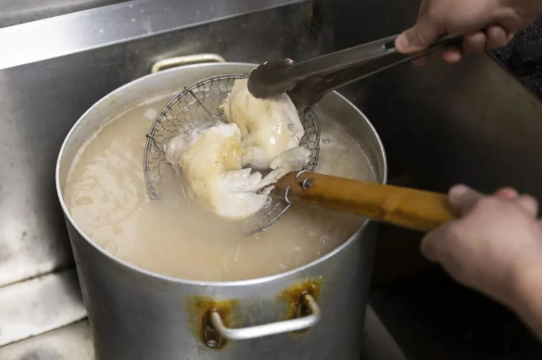 一周包30万只！这一中国美食占领新西兰，华人工厂悄悄做大（组图） - 14