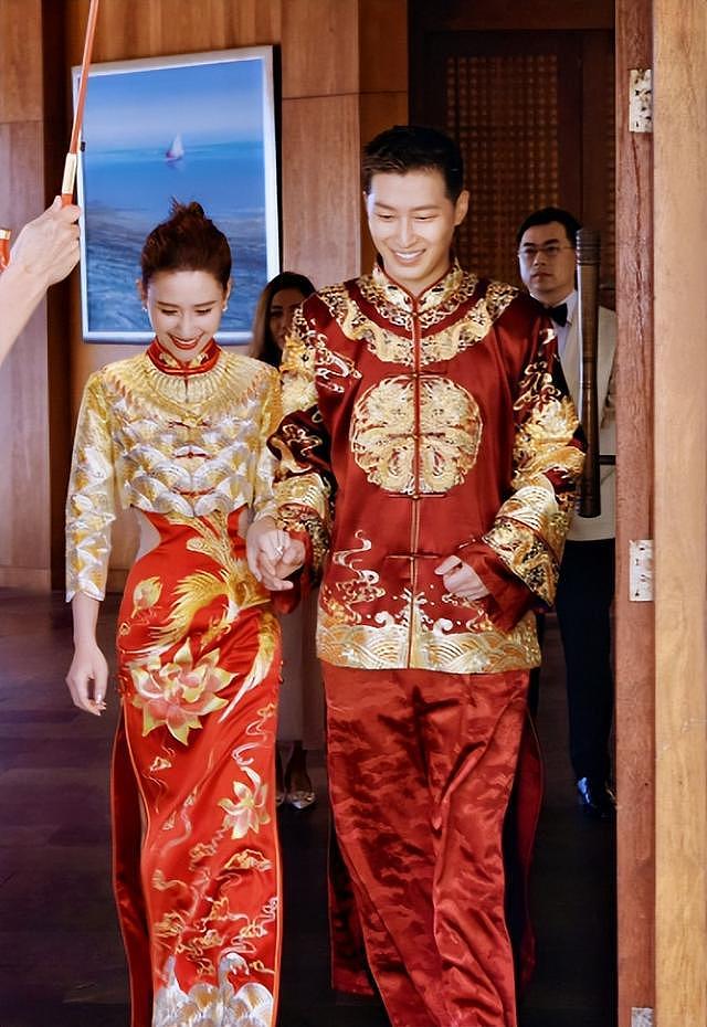 官媒发文，34岁何超莲再破天花板，让窦骁和整个豪门圈“沉默”了（组图） - 25