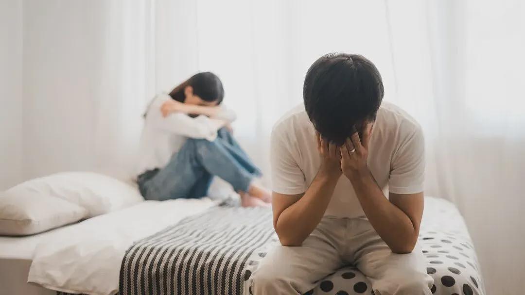 婚前同居等同家人？男女网友这次竟然都炸了（组图） - 1