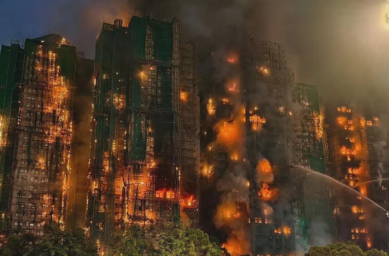 香港宏福苑火灾致55人死亡！台网友戏称像“无限城”，港人怒了（组图） - 3