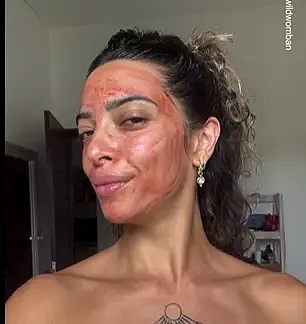 疯了！澳洲灵性疗愈师用经血做面膜，外网美妆博主争相效仿，自称提亮皮肤感觉超好？（组图） - 15