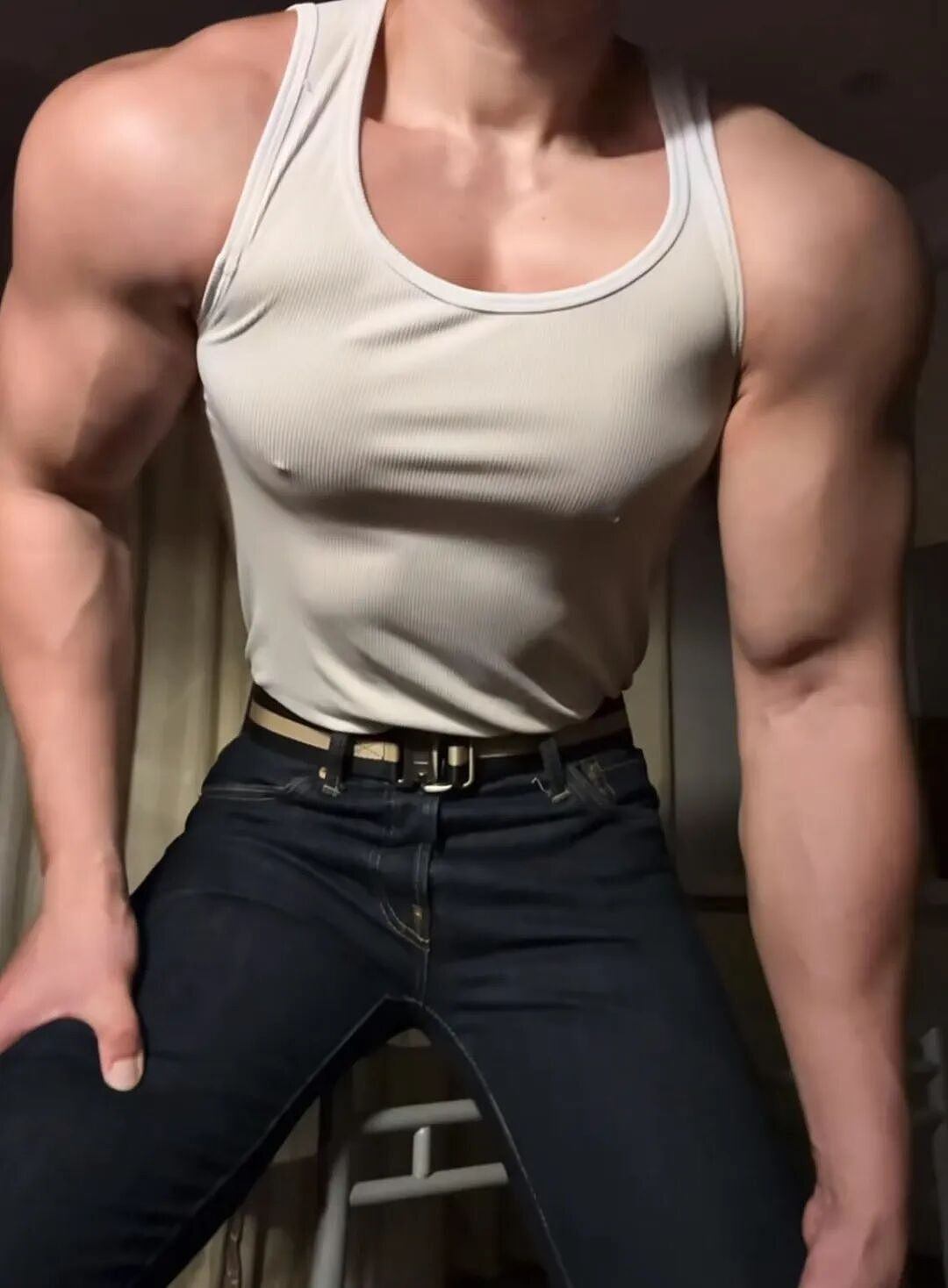 【帅哥】肌肉硬汉男妈妈，打桩超持久？硕大胸肌女生看了都自卑...（组图） - 3