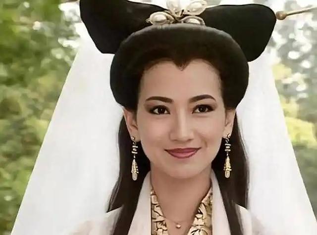 王晶评众女星：赵雅芝没演技有观众缘，高圆圆老天赏饭吃，刘亦菲靠努力（组图） - 5