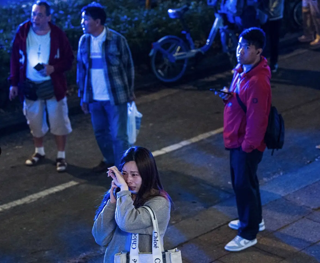 香港起火大楼内发现生还者!工人抽烟引发火灾?易燃材料疑包裹整楼封死窗户(组图) - 21