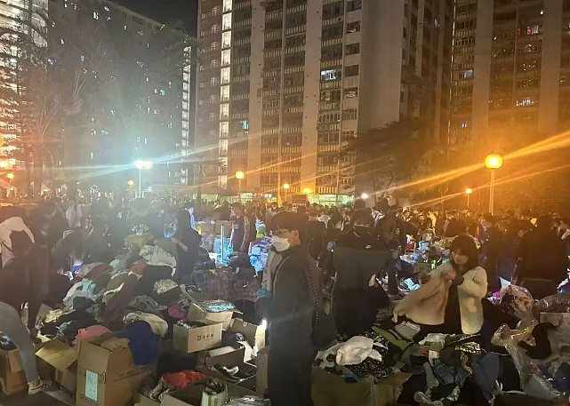 最痛一刻!宏福苑开放遗体照片和遗物辨认,家属排队确认亲人最后身影(组图) - 9