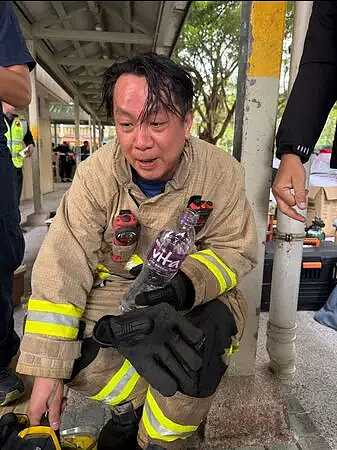 香港起火大楼内发现生还者!工人抽烟引发火灾?易燃材料疑包裹整楼封死窗户(组图) - 28