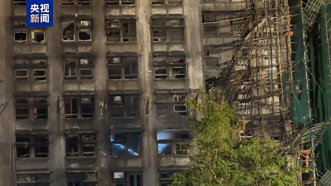香港火灾背后:争议高楼竹制脚手架(组图) - 1