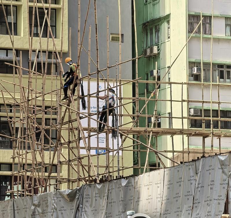 香港官方要求建案7天内交棚架阻燃性报告，将推改用金属棚架（图） - 1