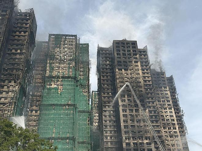 香港政务司司长陈国基:安全起见,应尽快推进金属棚架取代竹棚架(图) - 1