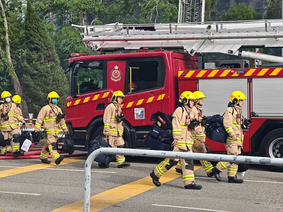 香港大埔火灾已致94人遇难!李家超:所有庆祝活动会取消或延期;大火后住户能否回家住?专家:维修恐比重建成本高(组图) - 1