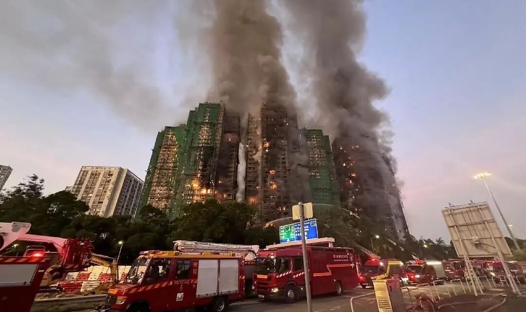 遇难人数升至94人!大批香港市民排长龙自发献血,“忍不住想哭!“已开放遗体照片辨认(组图) - 1