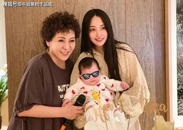 郭碧婷老到认不出，眼窝凹陷一脸倦容佝偻着背，爱人如养花具象化了（组图） - 5