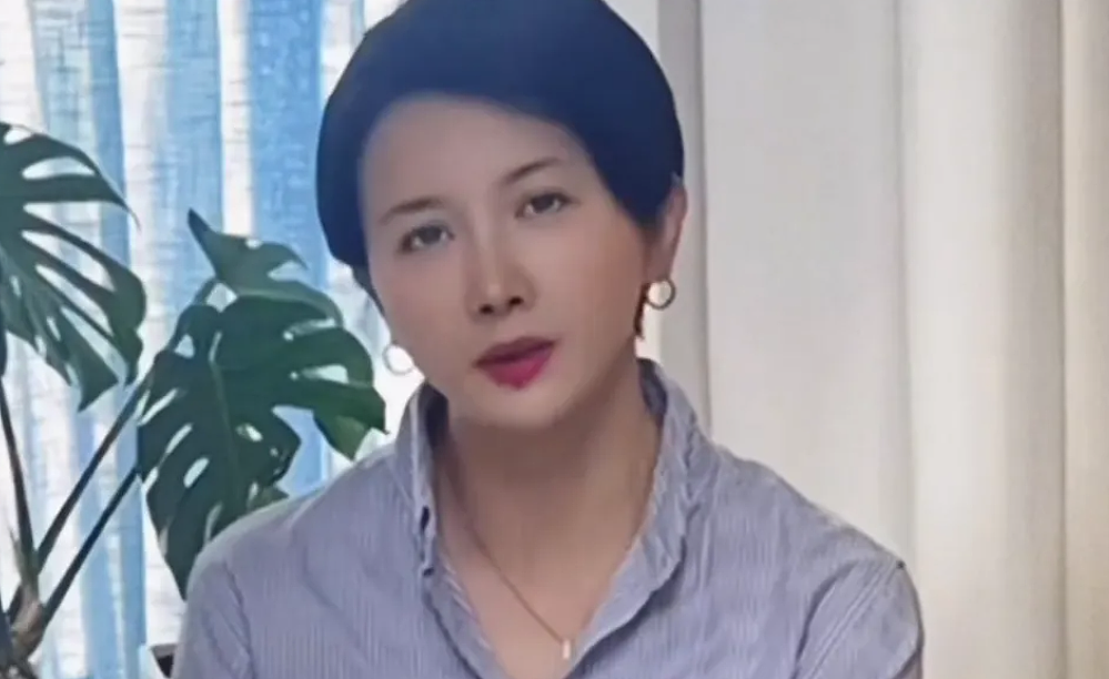 知名女演员回应丧偶式婚姻!起诉离婚4次才成功,引爆社媒舆论(组图) - 3