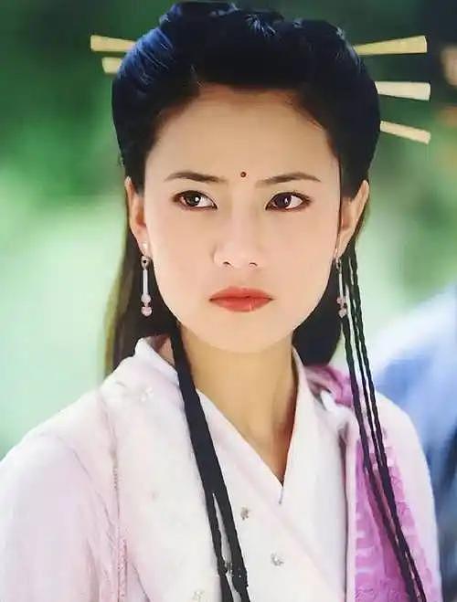 王晶评众女星：赵雅芝没演技有观众缘，高圆圆老天赏饭吃，刘亦菲靠努力（组图） - 10