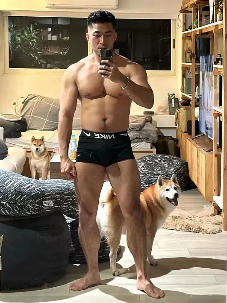 【帅哥】29岁肌肉猛男博主,饱满胸肌粗壮麒麟臂和宽阔后背,荷尔蒙爆棚(组图) - 3