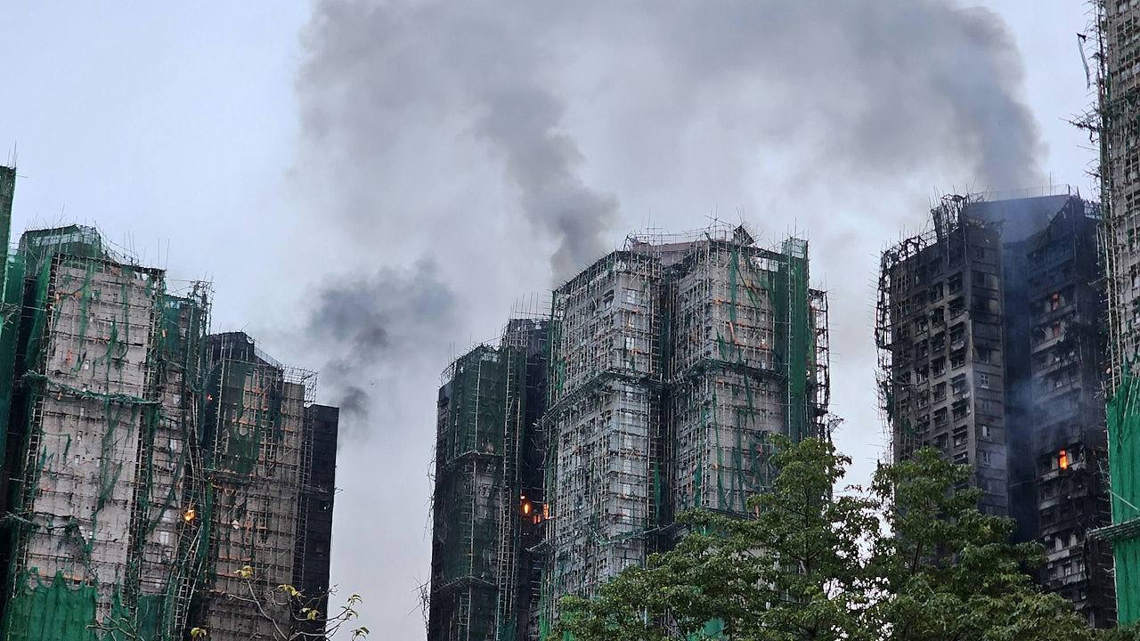 大埔宏福苑五级火灾捐款:微博及拼多多各捐1000万港元(组图) - 1
