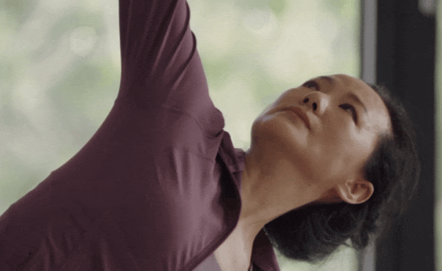 嫁给王菲初恋，结婚20年不生子，身价上亿却租房住！54岁低调影后近况曝光，看完狠狠心疼她……（组图） - 22