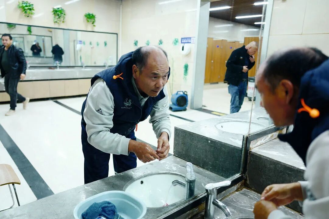 与危险品24小时相伴,一对农村夫妻的漂泊高薪路(组图) - 6