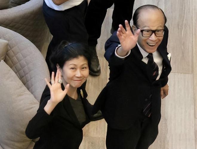 李嘉诚给香港大火灾民捐8000万后再发声：不接受第三方捐款，家族是唯一资金来源（组图） - 4