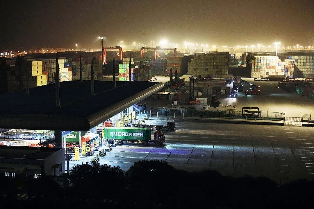 与危险品24小时相伴,一对农村夫妻的漂泊高薪路(组图) - 8