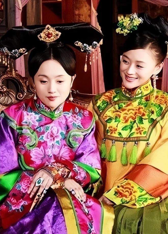 李乃文现身大孤山祈福，满头白发疲惫无神，袁姗姗眼圈肿胀发乌（组图） - 14
