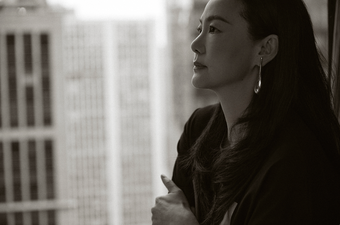 嫁给王菲初恋，结婚20年不生子，身价上亿却租房住！54岁低调影后近况曝光，看完狠狠心疼她……（组图） - 15