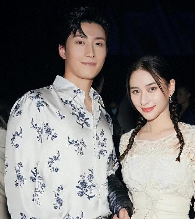 官媒发文,34岁何超莲再破天花板,让窦骁和整个豪门圈“沉默”了(组图) - 2