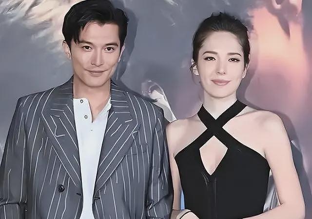 李靓蕾现身好友婚礼!四处搭讪大嘴吓人,深V开到腰抢尽新娘风头(组图) - 5