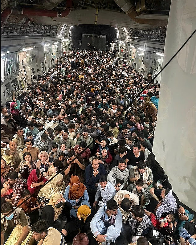 美国移民大地震！永久冻结第三世界移民：19国绿卡紧急复审，非公民福利将全面断供（组图） - 6