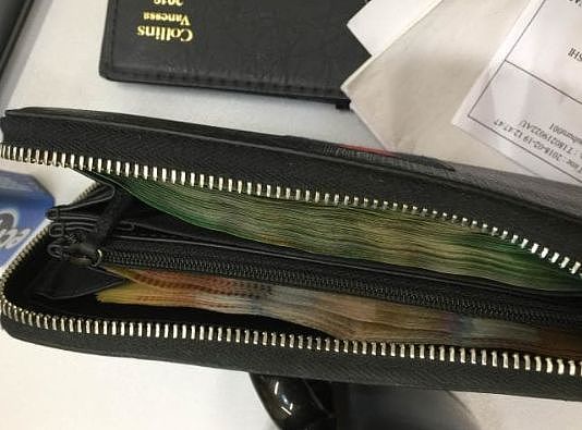 澳洲火车站员工捡到一中国护照和3万刀现金!眼看四下无人,他拔腿就跑...(组图) - 8