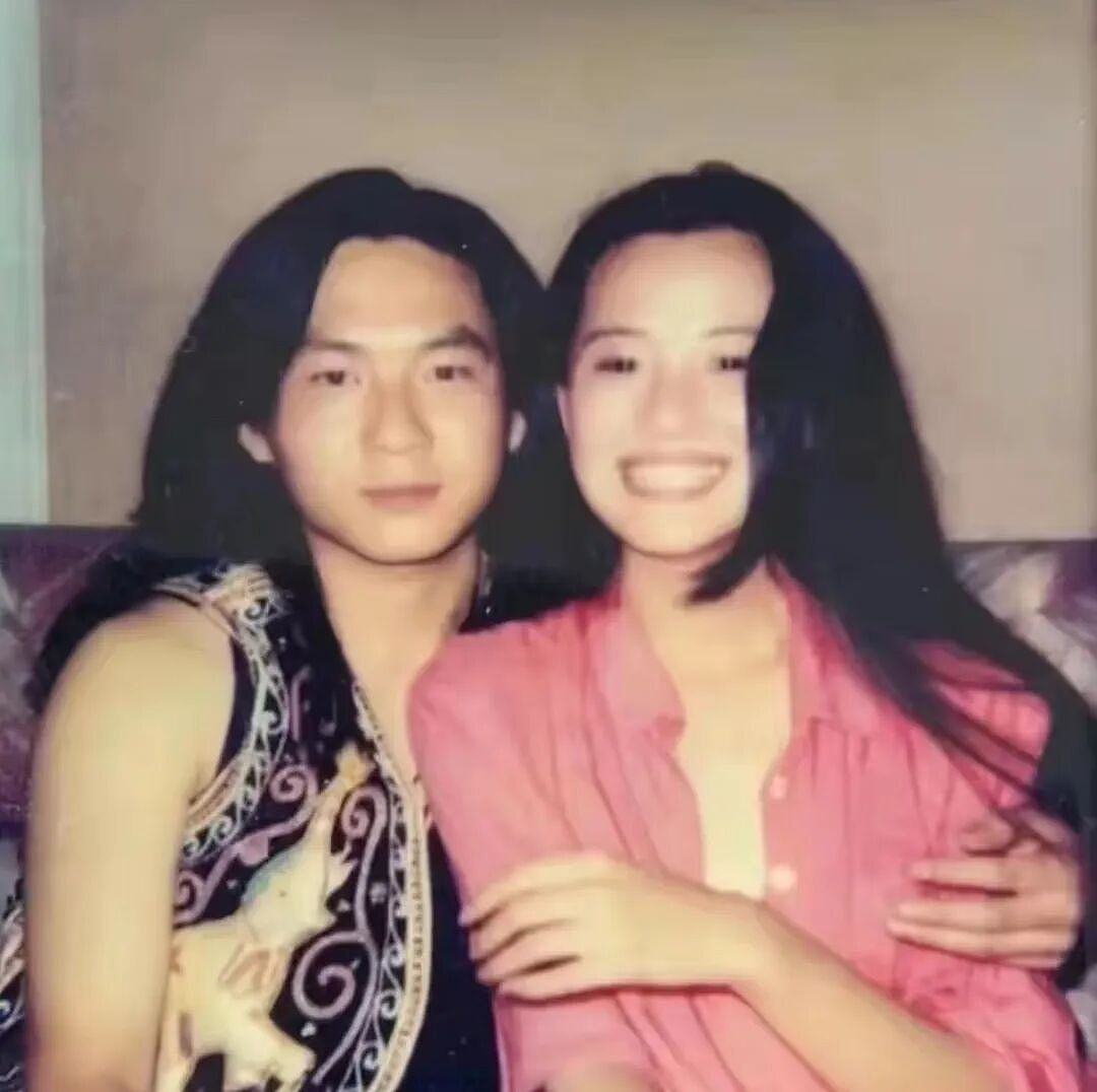 嫁给王菲初恋，结婚20年不生子，身价上亿却租房住！54岁低调影后近况曝光，看完狠狠心疼她……（组图） - 10