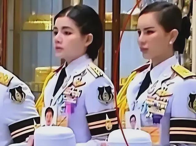 泰王身边现00后神秘女人，诗妮娜和欧拉弄消失（组图） - 13
