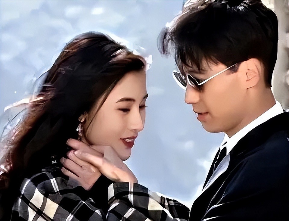 李嘉欣结婚17年依旧甜蜜：同是靓绝香江，她为何比关之琳幸福？（组图） - 27
