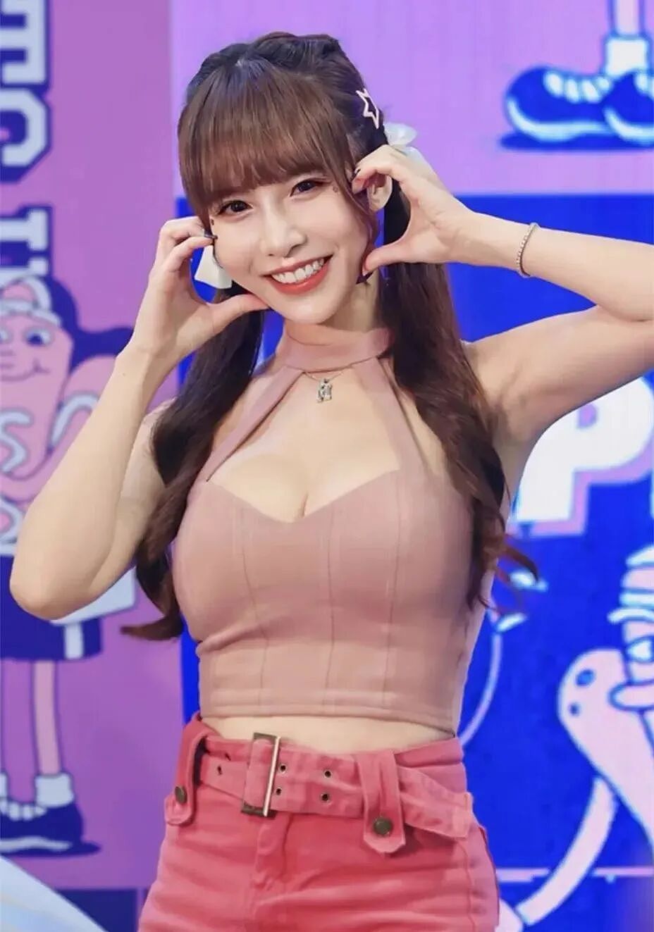 【美女】台湾啦啦队女神，人称牛奶，名副其实的奶凶奶凶（组图） - 6