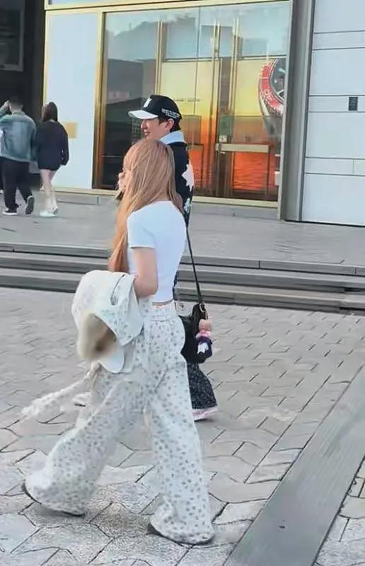 扎心！懒懒前脚刚晒亲吻照，王思聪就和网红蓓蓓度假，女方遭深扒（组图） - 9