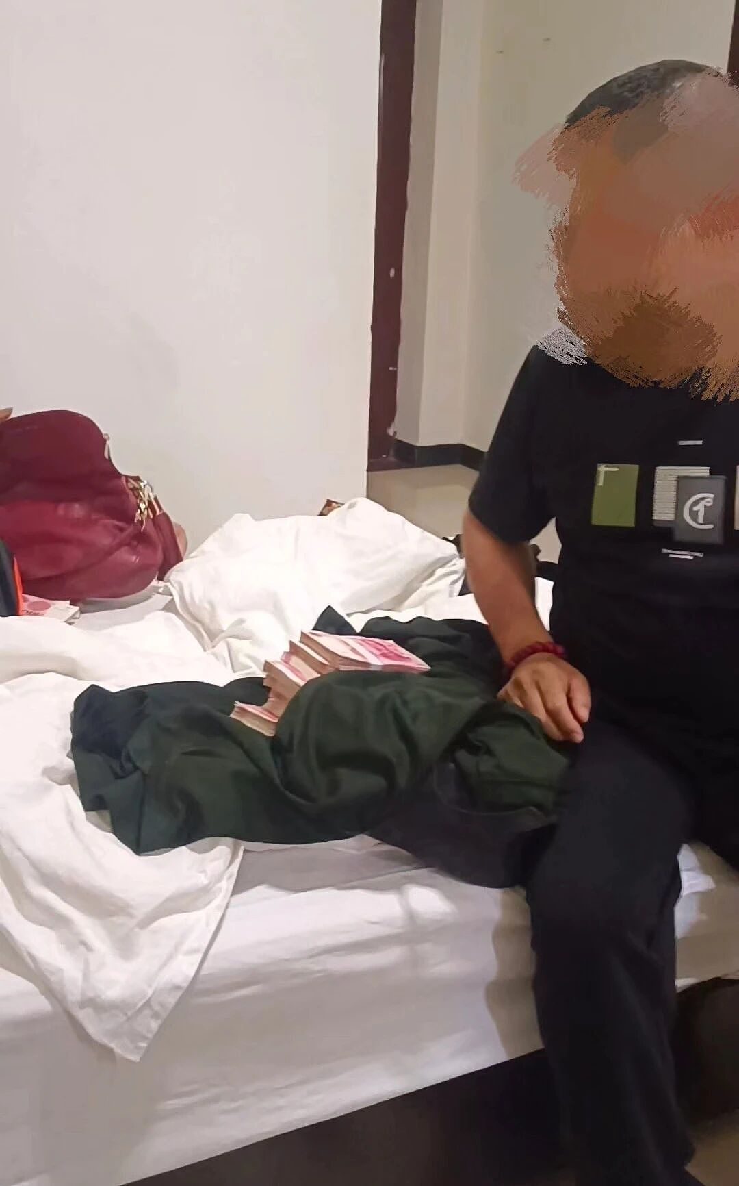 ‌引爆热议！18.8万买来的新娘集体跑路，跨国婚介产业链围猎中国“光棍”（组图） - 6