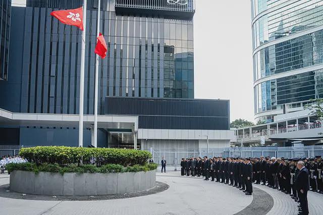 香港宏福苑大火：死亡数字升至146人，警方指房间、楼梯、天台均找到遗体（组图） - 11