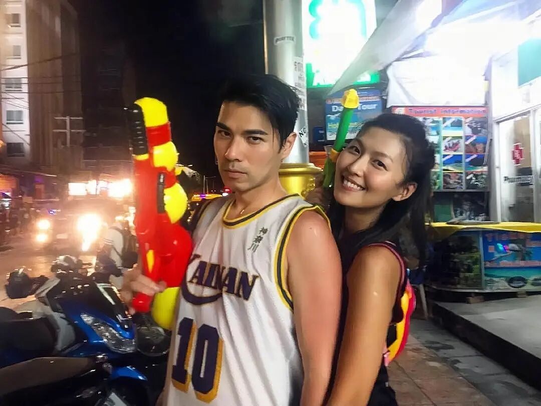 恭喜！香港知名星二代宣布模特妻子怀孕，两人相差10岁感情稳定（组图） - 6