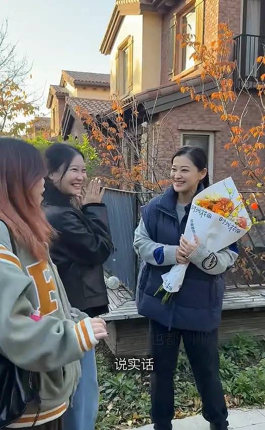 梅婷晒北京2层别墅,公婆包地种菜穿旧衣(组图) - 1