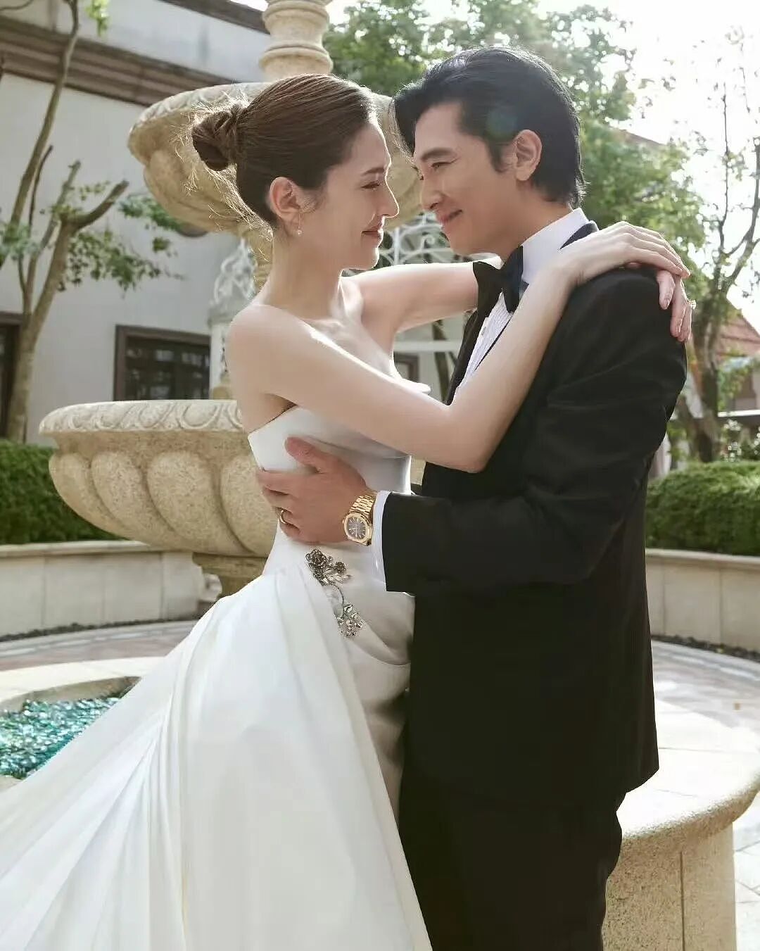 她的婚礼热搜刷屏！41岁女神活成偶像剧（组图） - 2