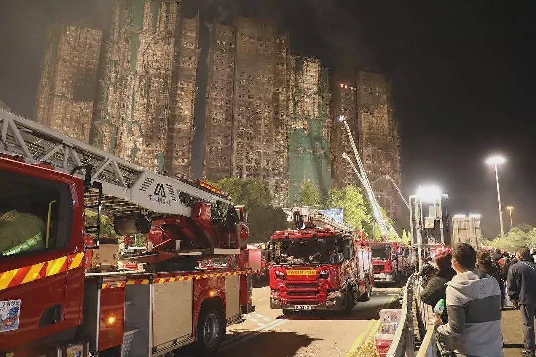 香港火灾亲历： 窗户被发泡胶粘住，半小时警报才响（组图） - 1