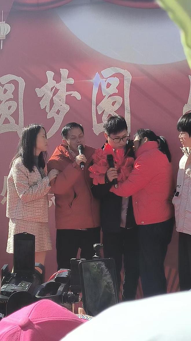 男子30年花百万终于找到儿子，愧疚称没钱给儿子在城里买房（组图） - 6