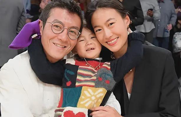 陈冠希与华谊董事长的前妻，在日本街头忘情拥吻，一时间激起了千层浪（组图） - 16