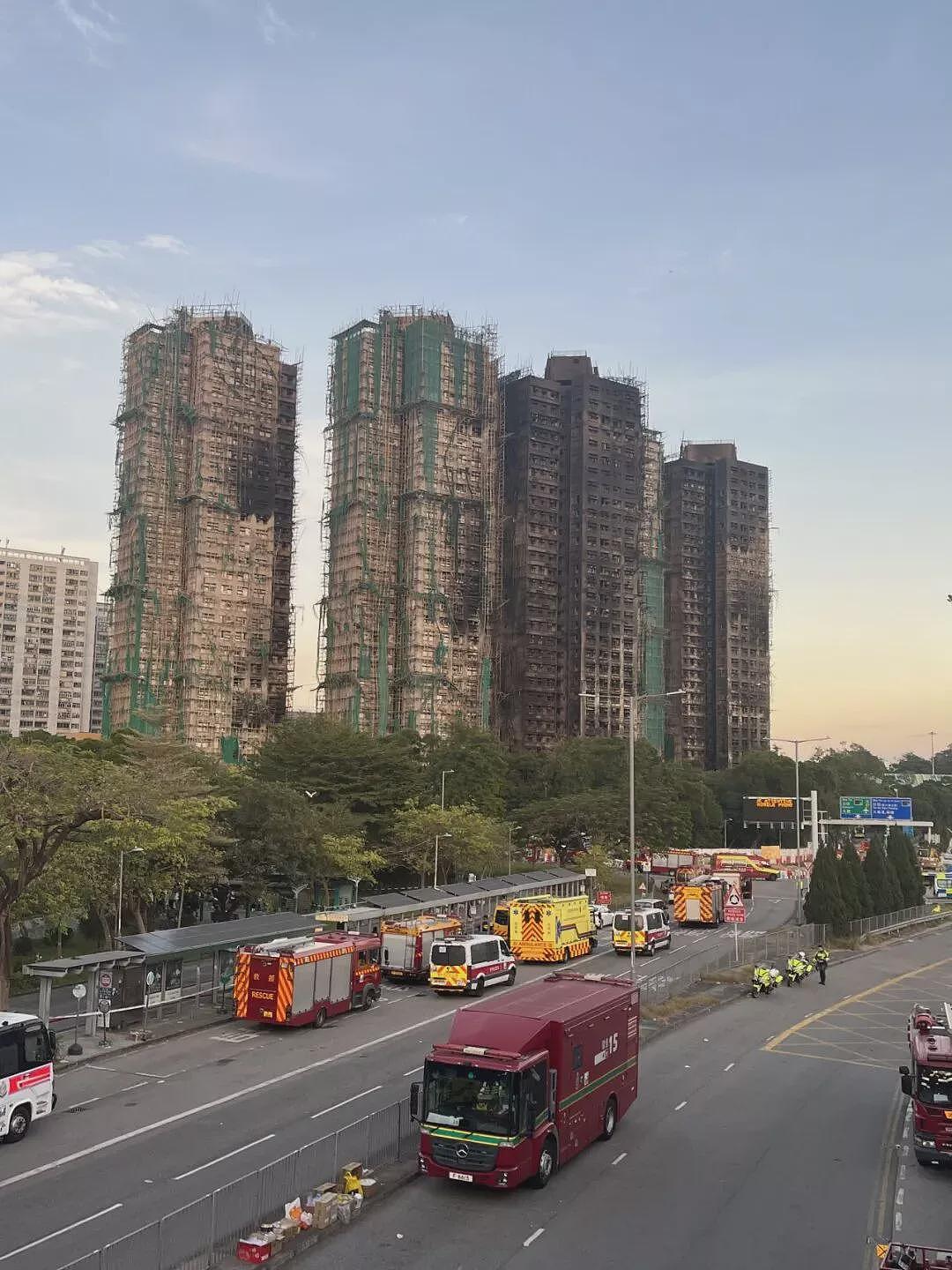 宏福苑灭火后24小时：哭声很轻守着废墟的人没有走（组图） - 2