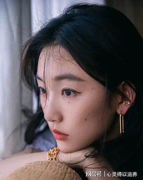 打演员、洁癖到病态,周姓女星被曝耍大牌,童谣、胡先煦是受害者(组图) - 29