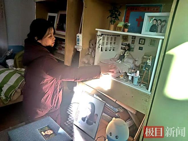 章莹颖父母带货糊口，被传获巨额赔偿回国被二人“劫持”（组图） - 8
