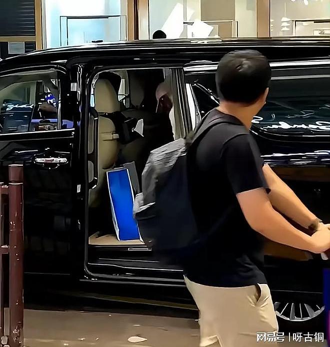 杨颖复出倒计时！深圳香港两头跑，坦言赶早班机只为送儿子上学（组图） - 9