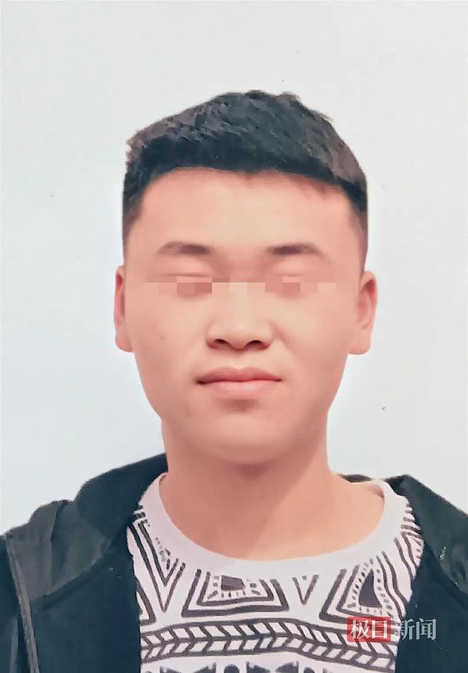 19岁男子断联已20天,监控显示人在两辆货车会车的瞬间消失,曾多次以没钱吃饭为由求助家人(组图) - 1