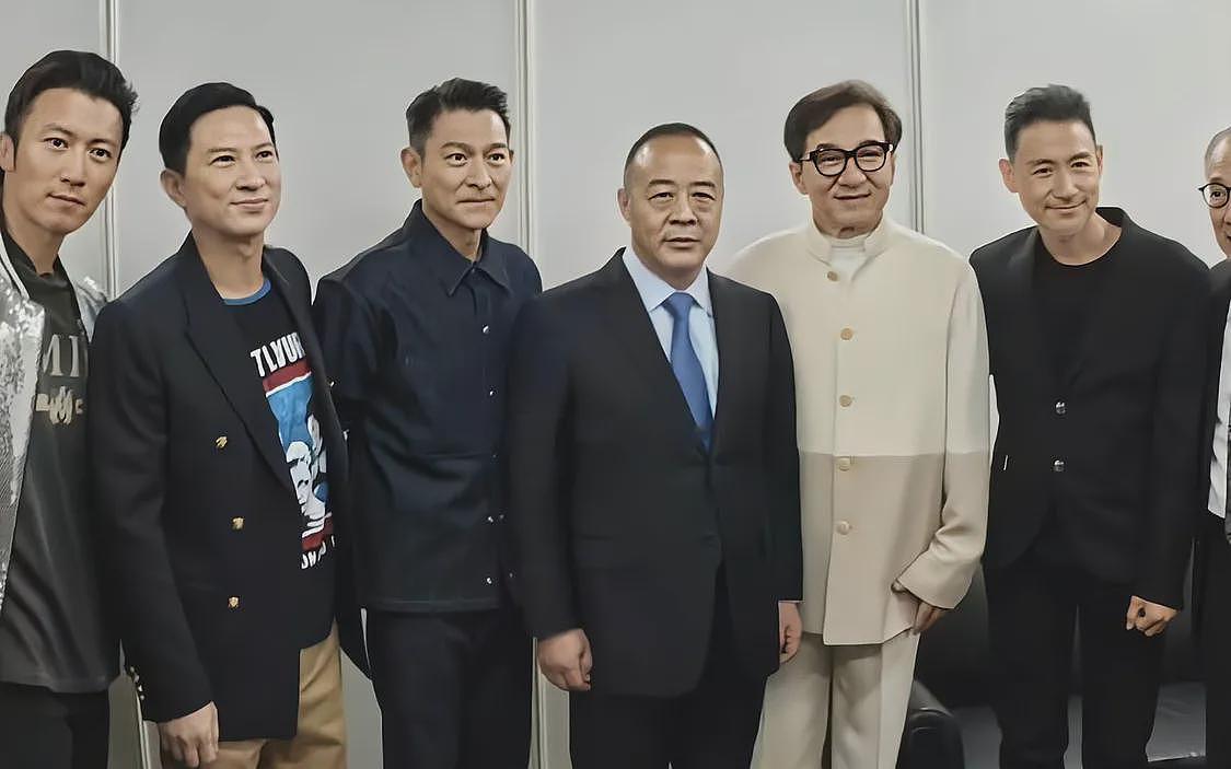 未见捐款，却登台“捞金”！周润发惹争议，网友的解释说得通吗？（组图） - 23